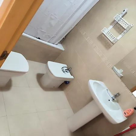 1 Apartment *
